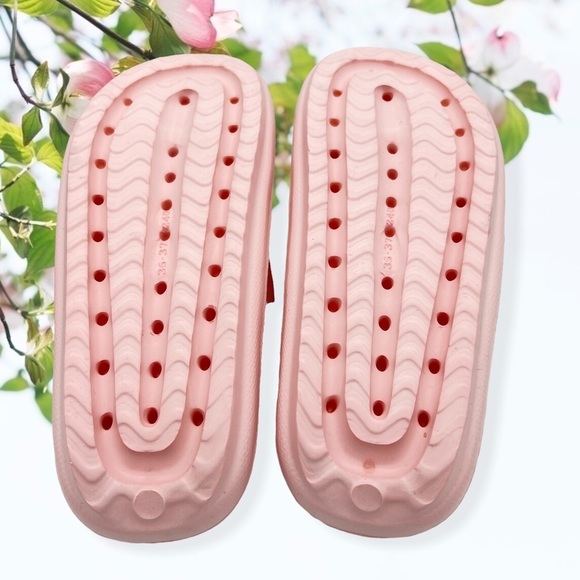 CUSHION Slides - Picture 5 of 5